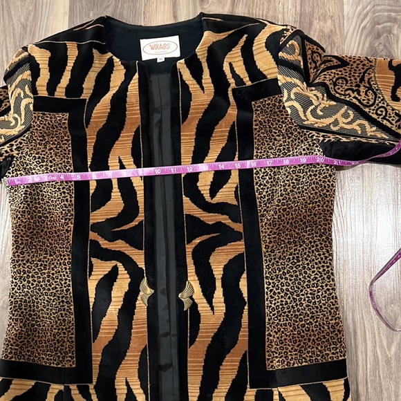 Wraps Collection: Vintage Multi Animal Print Blazer - Picture 6 of 7